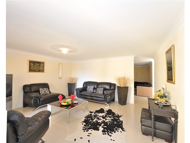 96 Bennett Springs Drive, Beechboro WA 6063