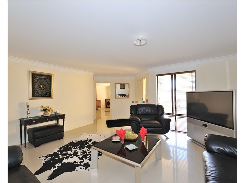 96 Bennett Springs Drive, Beechboro WA 6063