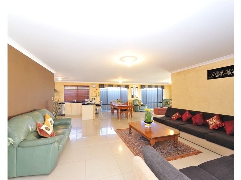 96 Bennett Springs Drive, Beechboro WA 6063