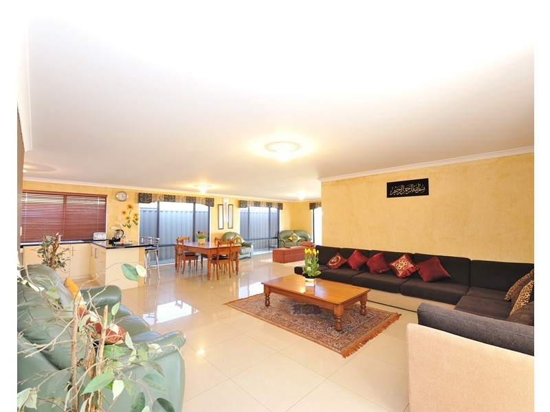 96 Bennett Springs Drive, Beechboro WA 6063