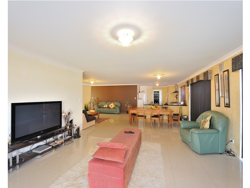 96 Bennett Springs Drive, Beechboro WA 6063