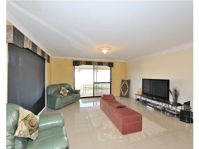 96 Bennett Springs Drive, Beechboro WA 6063