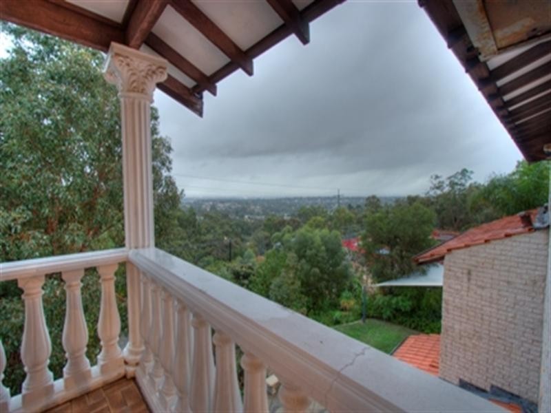 30 Stirling Road, Greenmount WA 6056