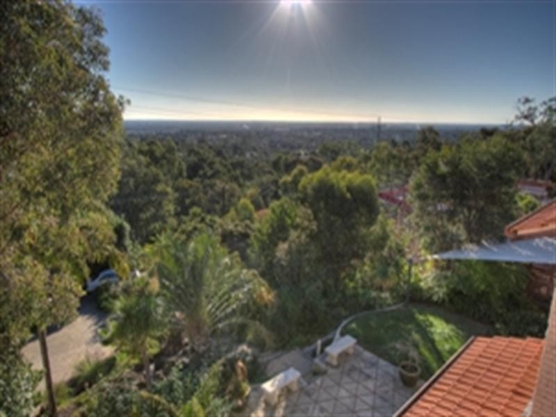 30 Stirling Road, Greenmount WA 6056