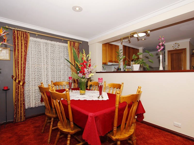 10 Macaw Gardens, Ballajura WA 6066