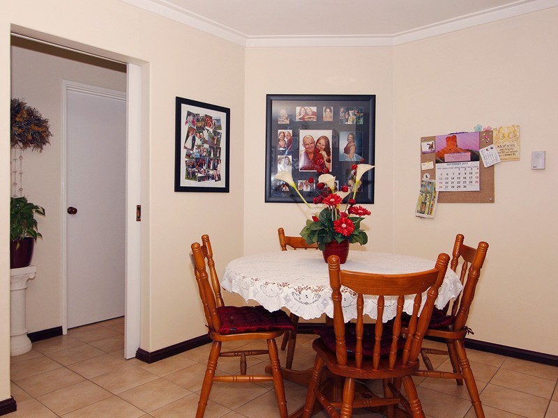 10 Macaw Gardens, Ballajura WA 6066