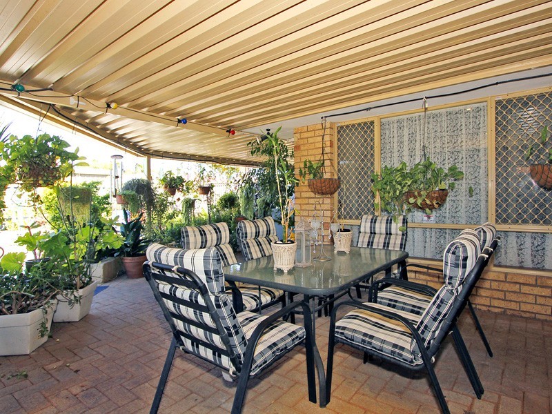 10 Macaw Gardens, Ballajura WA 6066