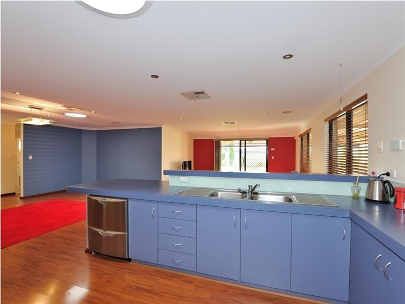 6 Tallow Way, Beechboro WA 6063