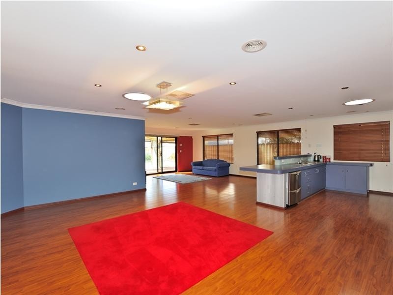 6 Tallow Way, Beechboro WA 6063