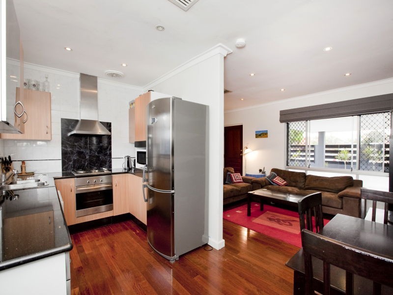 58 Broadway, Embleton WA 6062