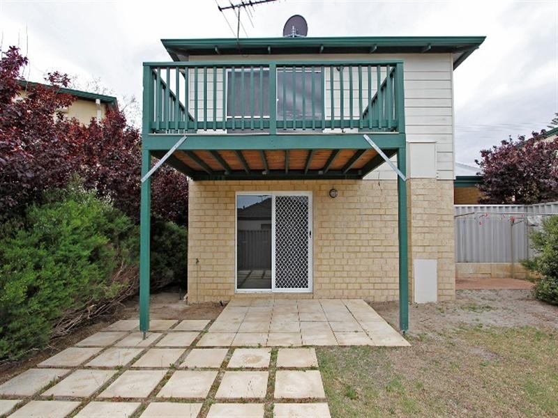 8 Sudlow Street, Embleton WA 6062