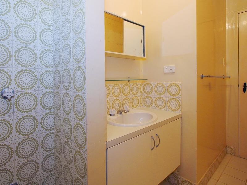 2 Babington Crescent, Bayswater WA 6053