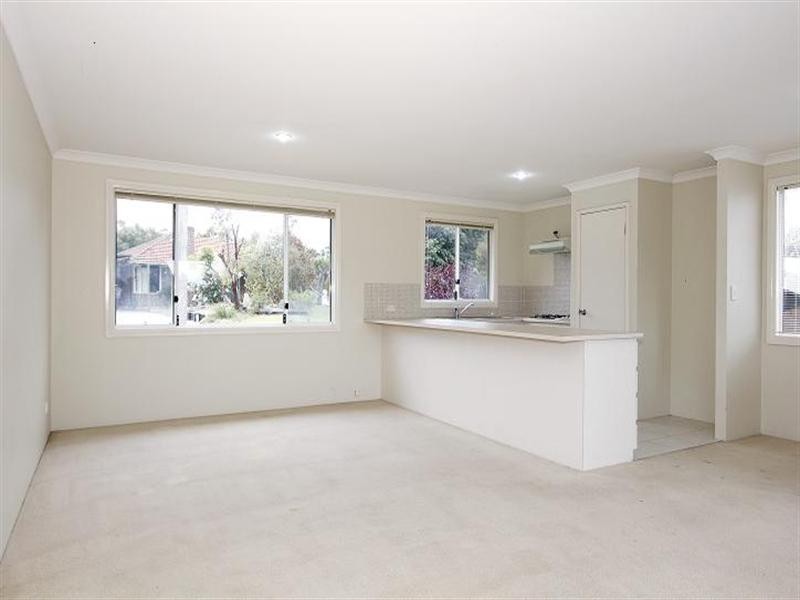 8 Sudlow Street, Embleton WA 6062