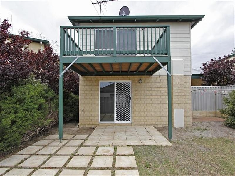 8 Sudlow Street, Embleton WA 6062