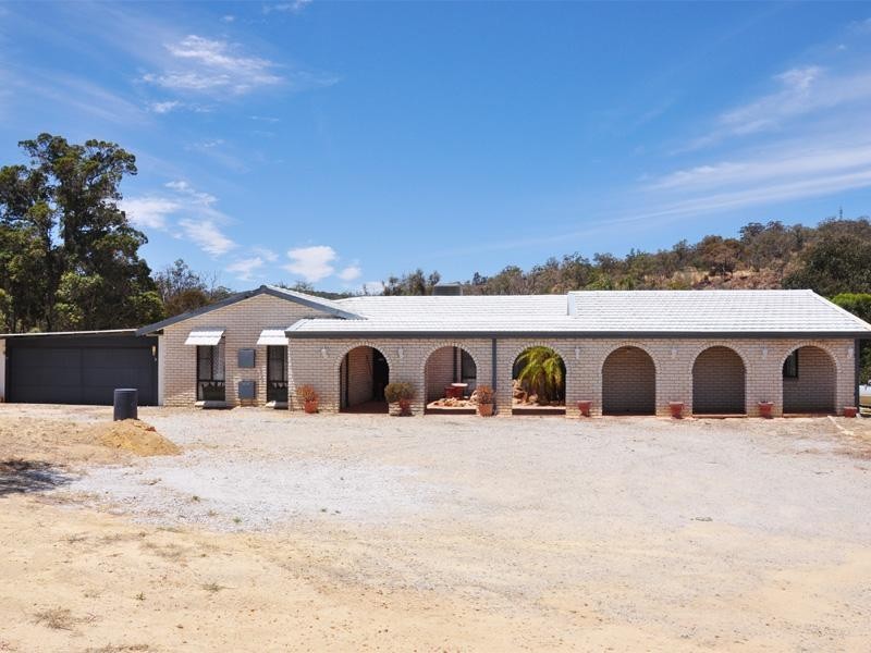 14 Prichard Road, Greenmount WA 6056