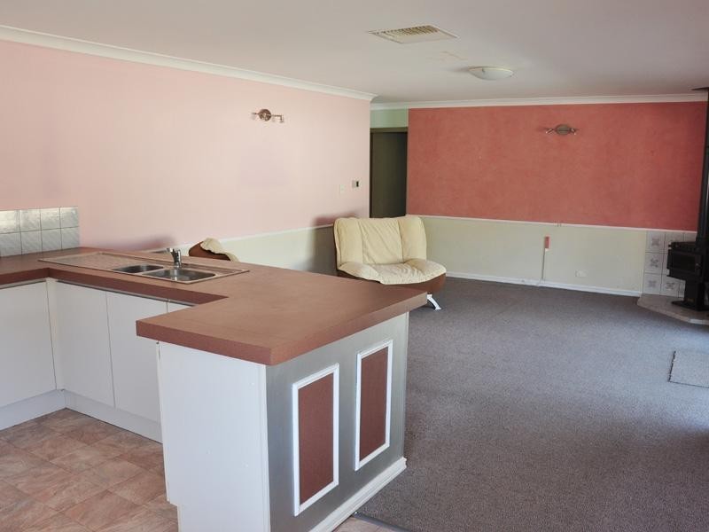 14 Prichard Road, Greenmount WA 6056