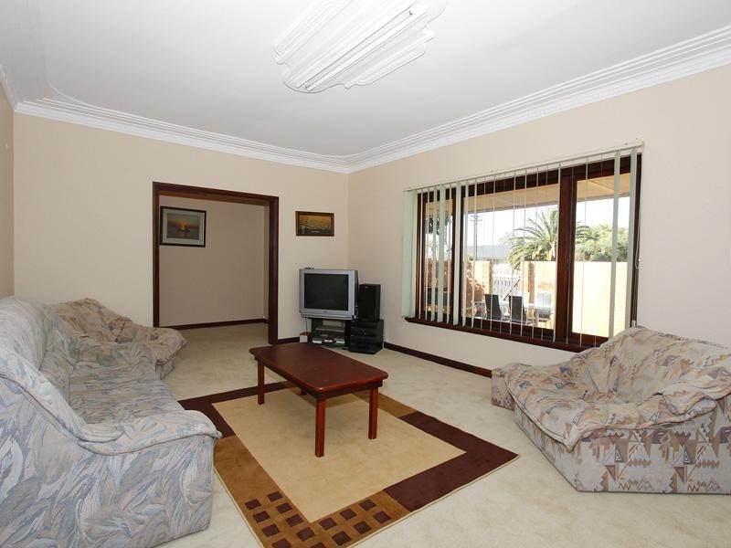 77 Wellington Road, Dianella WA 6059