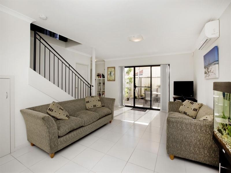 17c Woodchester Road, Nollamara WA 6061