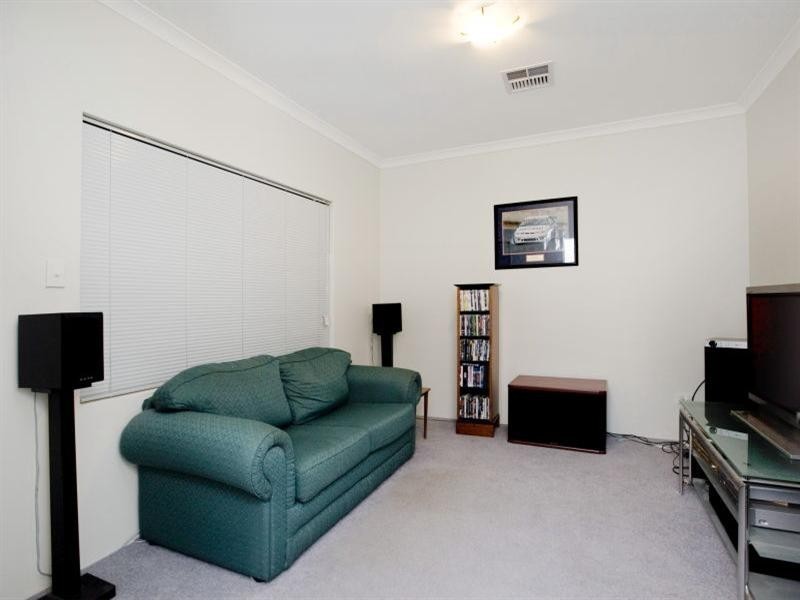 17c Woodchester Road, Nollamara WA 6061