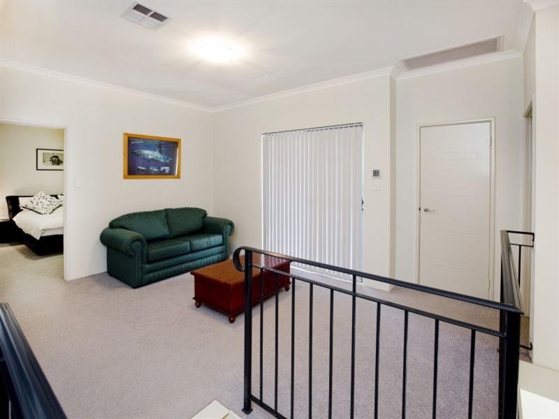 17c Woodchester Road, Nollamara WA 6061