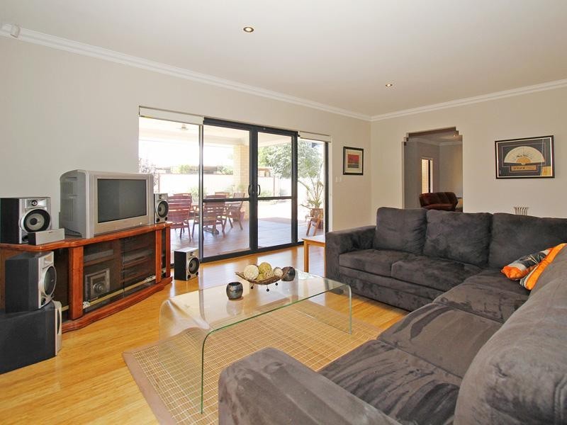 55a Fourth Avenue, Bassendean WA 6054