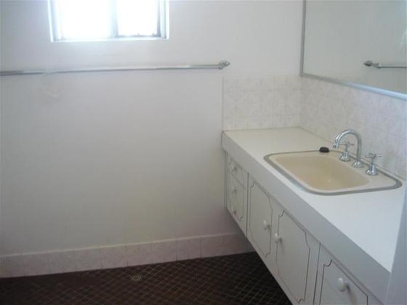 8 Cowie Place, Dianella WA 6059