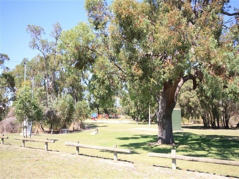 26 Harris Way, Westminster WA 6061