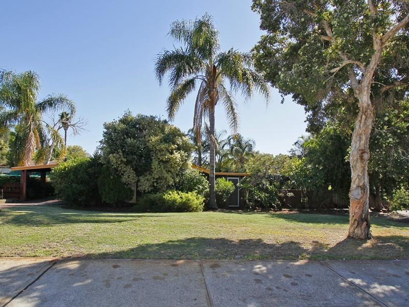 5 Barlee Way, Beechboro WA 6063