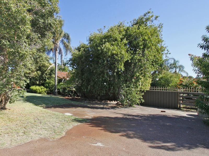 5 Barlee Way, Beechboro WA 6063