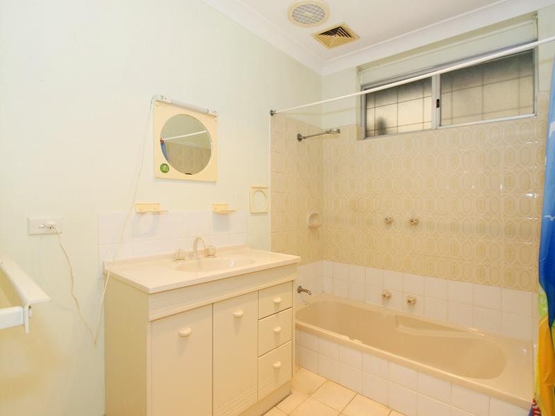 5 Barlee Way, Beechboro WA 6063