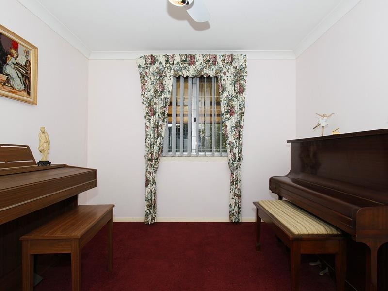 5 Barlee Way, Beechboro WA 6063