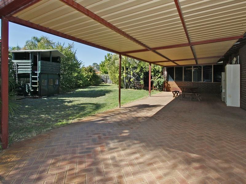 5 Barlee Way, Beechboro WA 6063