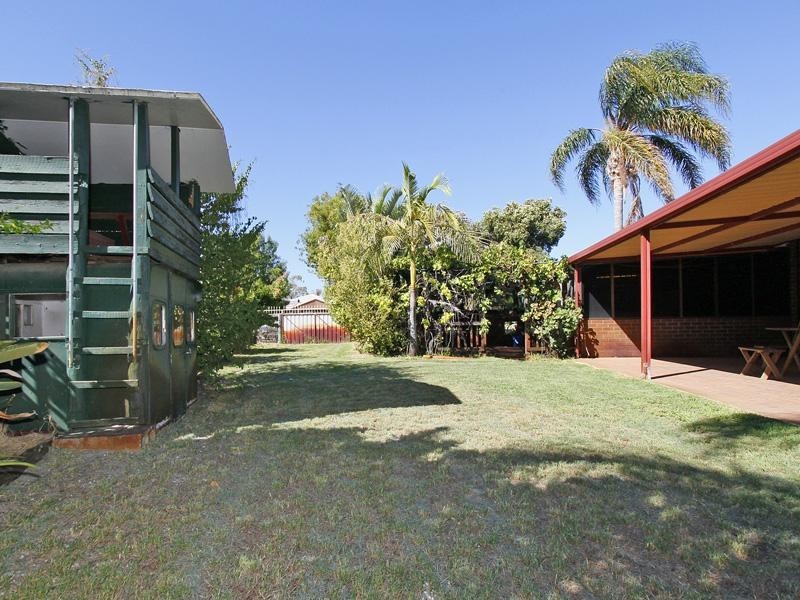 5 Barlee Way, Beechboro WA 6063