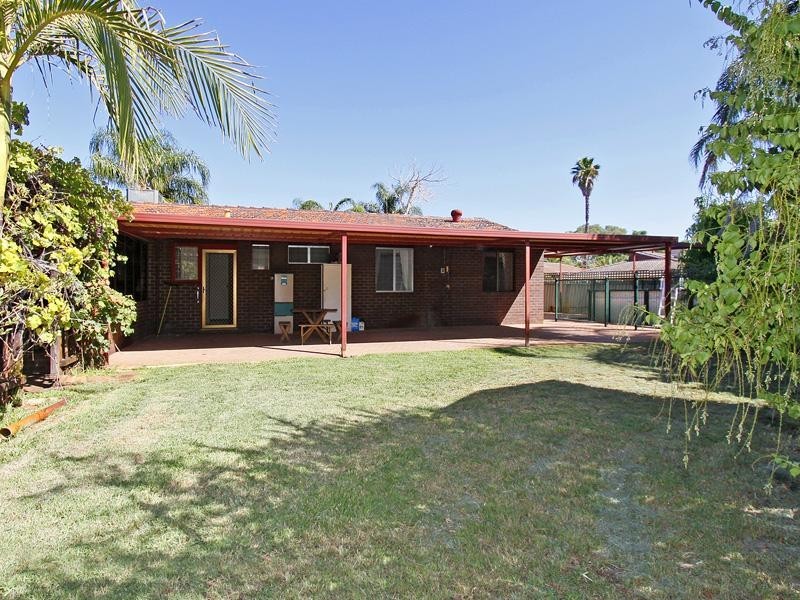 5 Barlee Way, Beechboro WA 6063