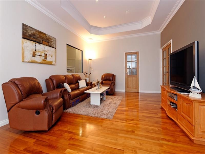 10 Kokoda Boulevard, Dianella WA 6059