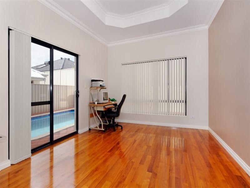 10 Kokoda Boulevard, Dianella WA 6059