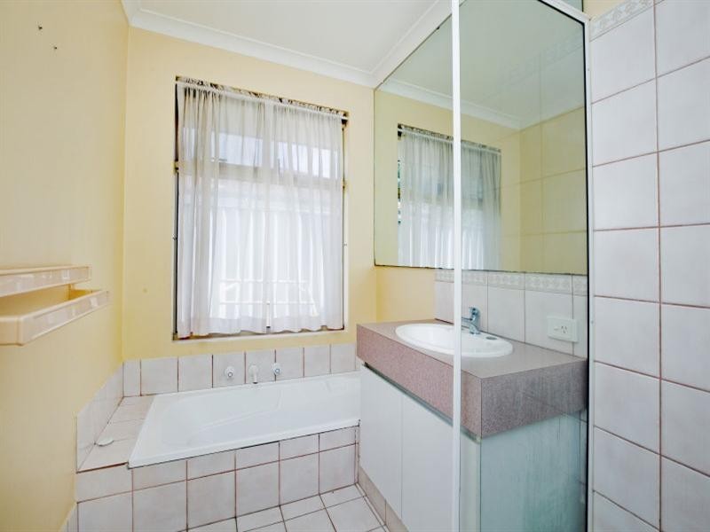30 Hamelin Drive, Ballajura WA 6066