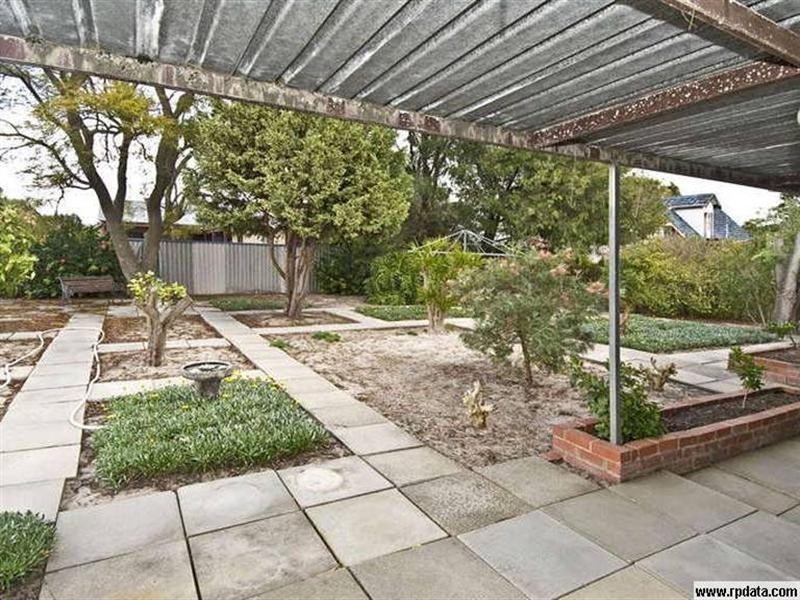 289 Grand Promenade, Dianella WA 6059