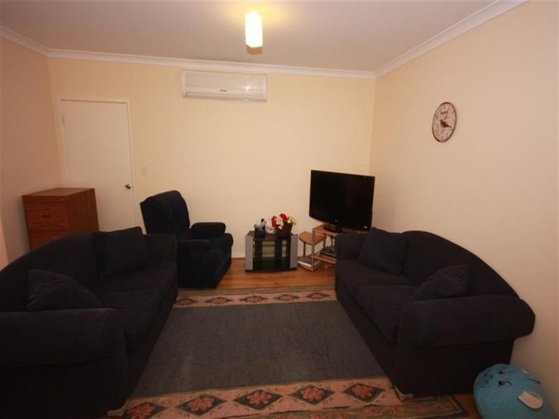 8A Poynings Street, Westminster WA 6061