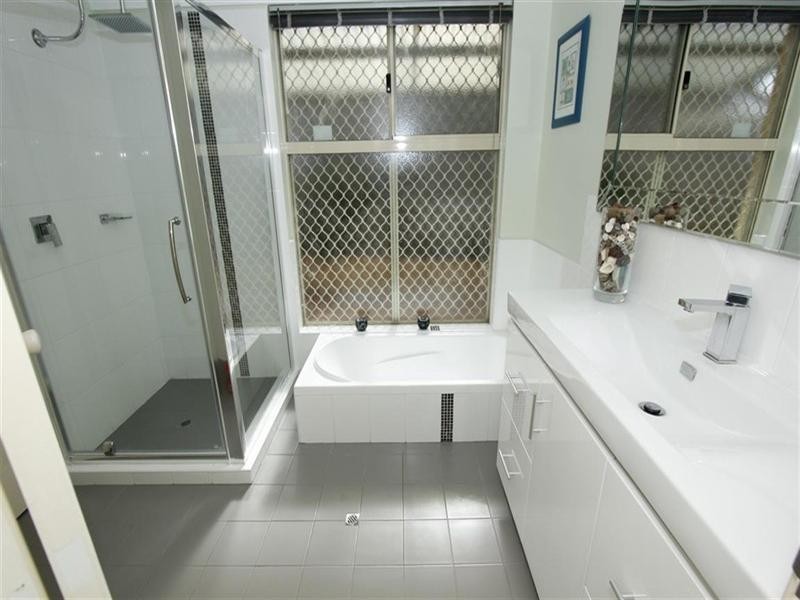 14 Skew Road, Bayswater WA 6053