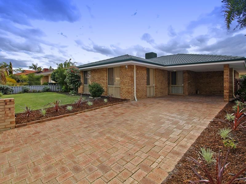 18 Woodleigh Gardens, Ballajura WA 6066