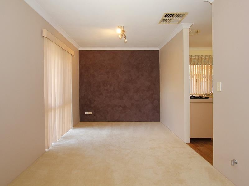 18 Woodleigh Gardens, Ballajura WA 6066