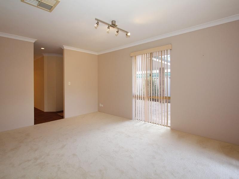 18 Woodleigh Gardens, Ballajura WA 6066
