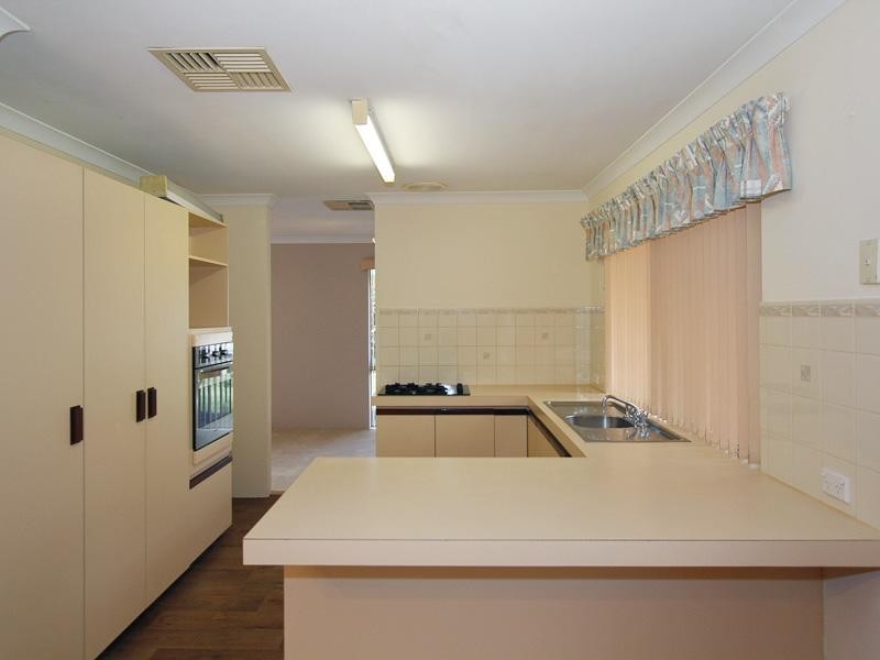 18 Woodleigh Gardens, Ballajura WA 6066