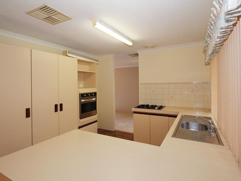 18 Woodleigh Gardens, Ballajura WA 6066