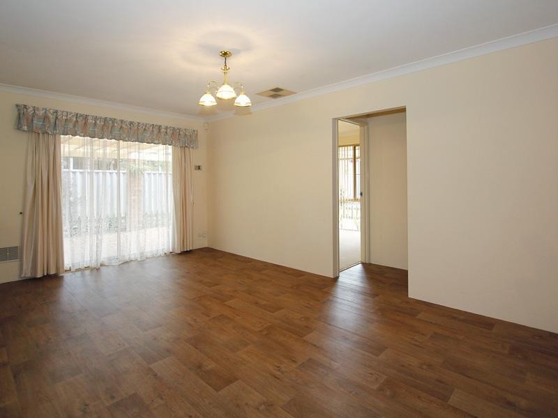 18 Woodleigh Gardens, Ballajura WA 6066