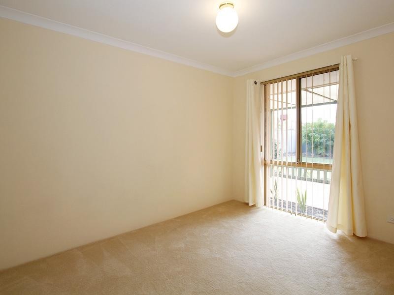 18 Woodleigh Gardens, Ballajura WA 6066