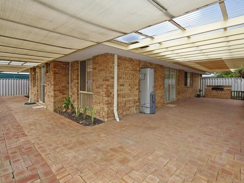 18 Woodleigh Gardens, Ballajura WA 6066
