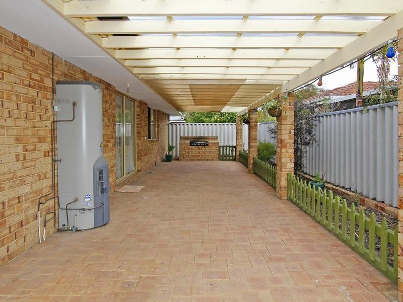 18 Woodleigh Gardens, Ballajura WA 6066