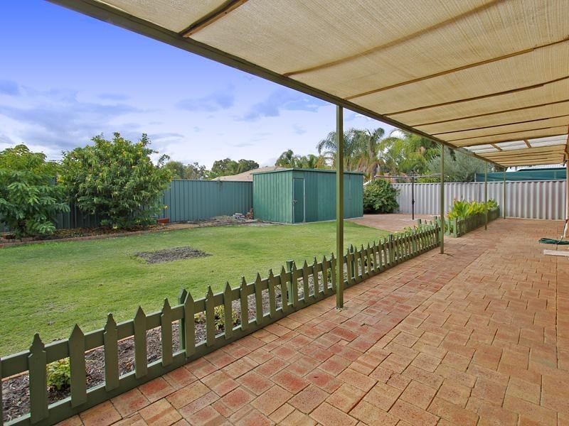 18 Woodleigh Gardens, Ballajura WA 6066
